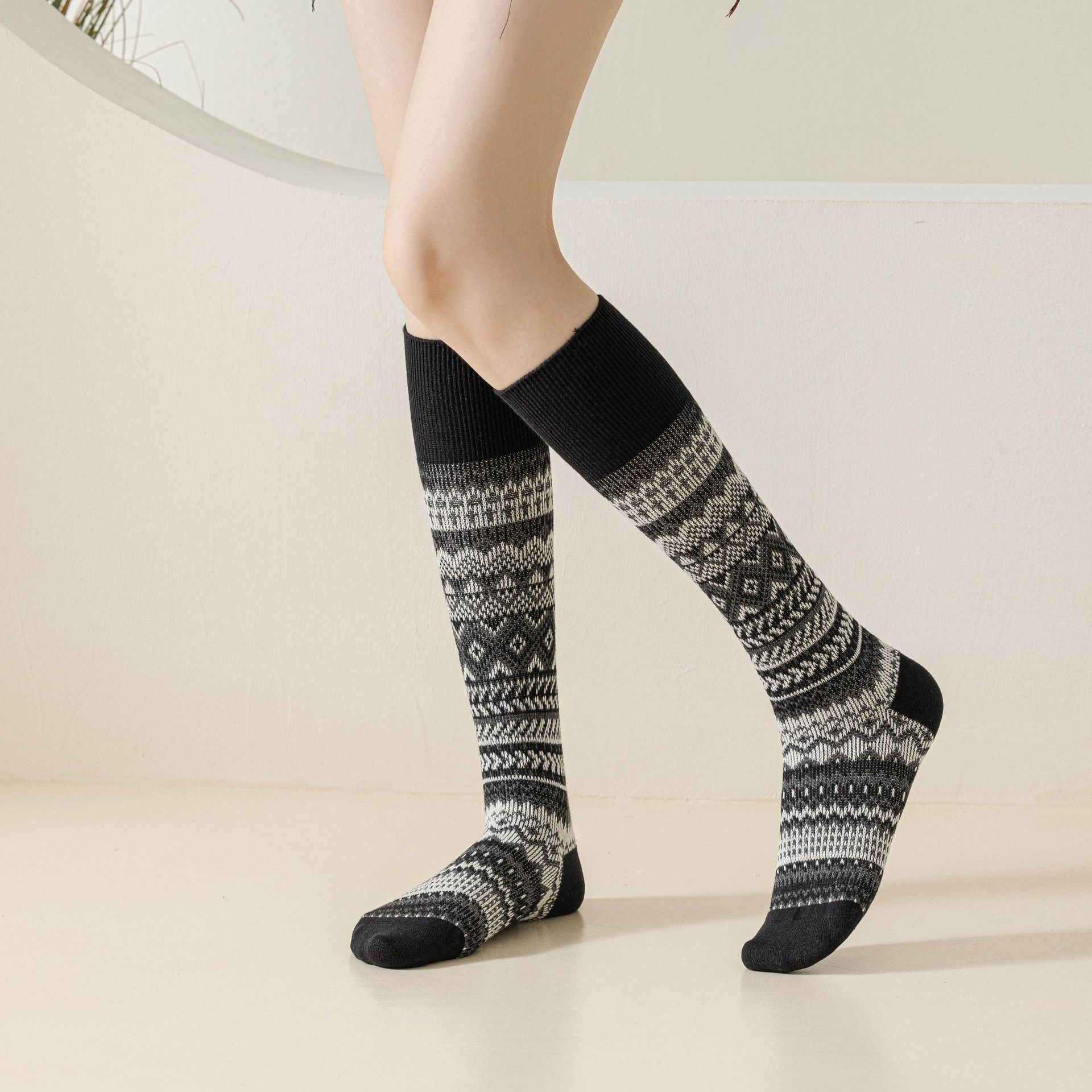 1 Pair Women Socks Retro Style Couple Cotton Socks Stripes Pattern  Socks